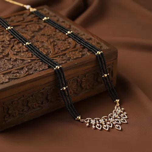 Diamond and Emerald Necklace Set